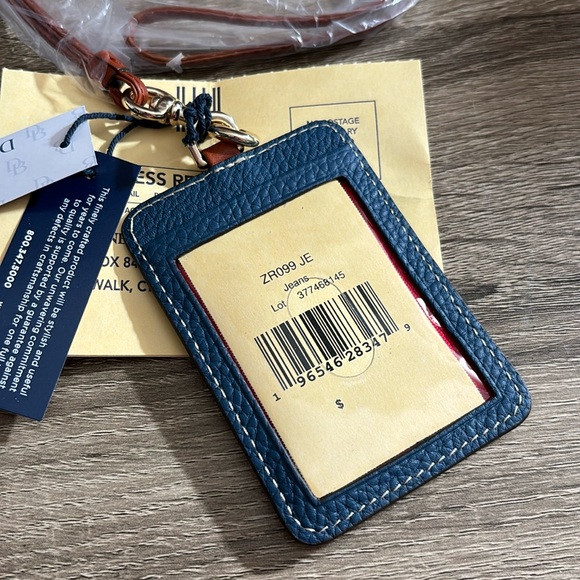 Dooney & Bourke Pebble Grain ID Lanyard NWT - Picture 2 of 8